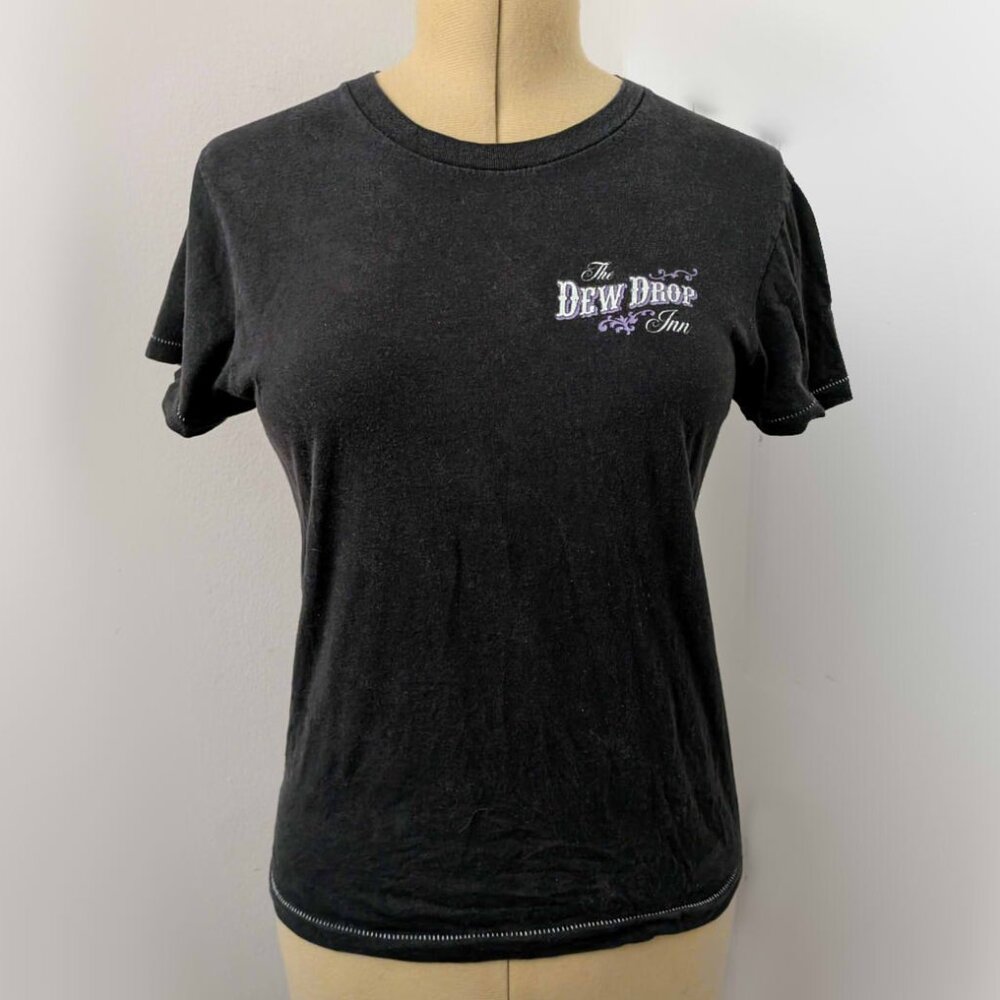 vintage y2k black "dew drop inn" t-shirt from american eagle  L